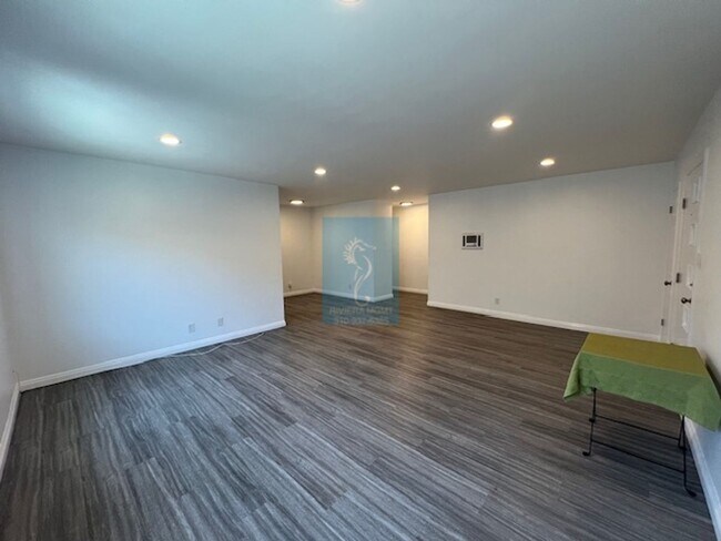 Building Photo - 2979 W 235th St