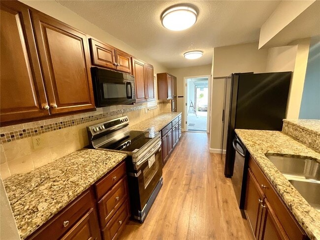 Building Photo - 2468 Gulf Breeze Cir