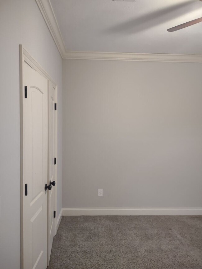 Building Photo - 103 Hallmark Pl