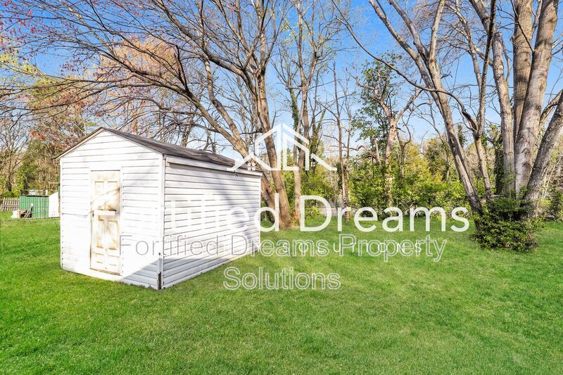 Building Photo - 3614 Yale Ave