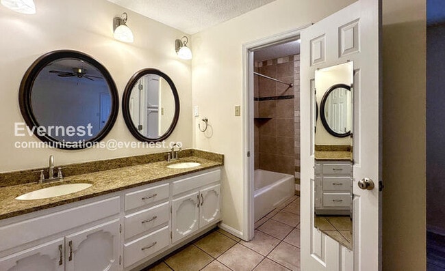 Building Photo - 1828 Jacobs Ln