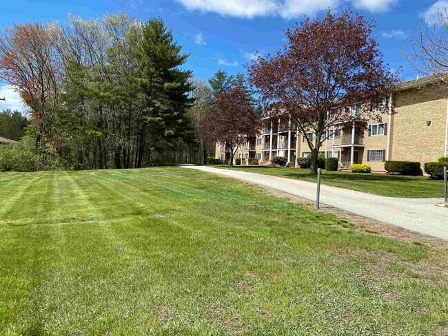 Building Photo - 379 Huse Rd