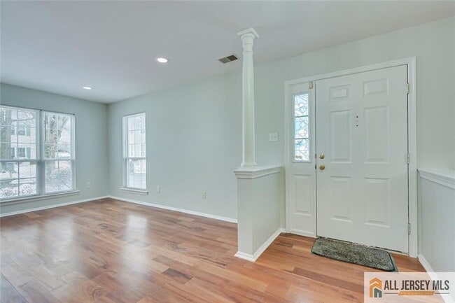 Building Photo - 401 Pheasant Run