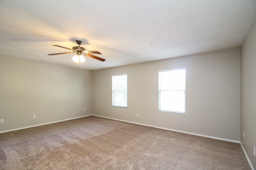 Building Photo - 8737 Hunters Point Way
