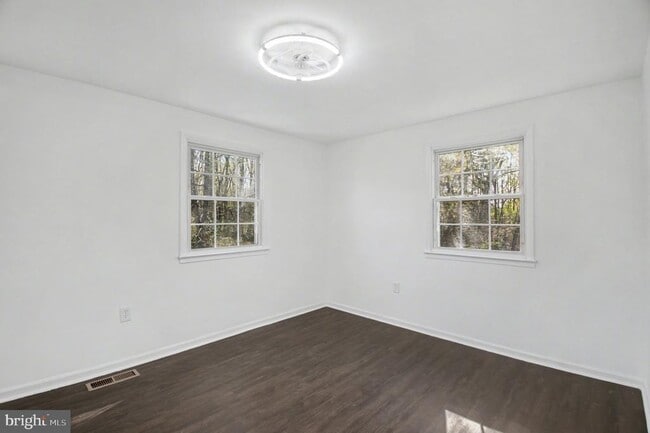 Building Photo - 14113 Morrison Ct