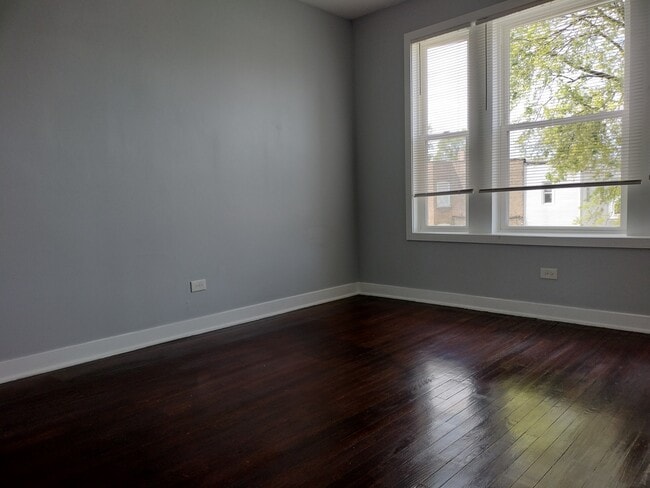Building Photo - 1413 W 66th St