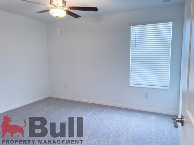 Building Photo - 1754 Red Lp
