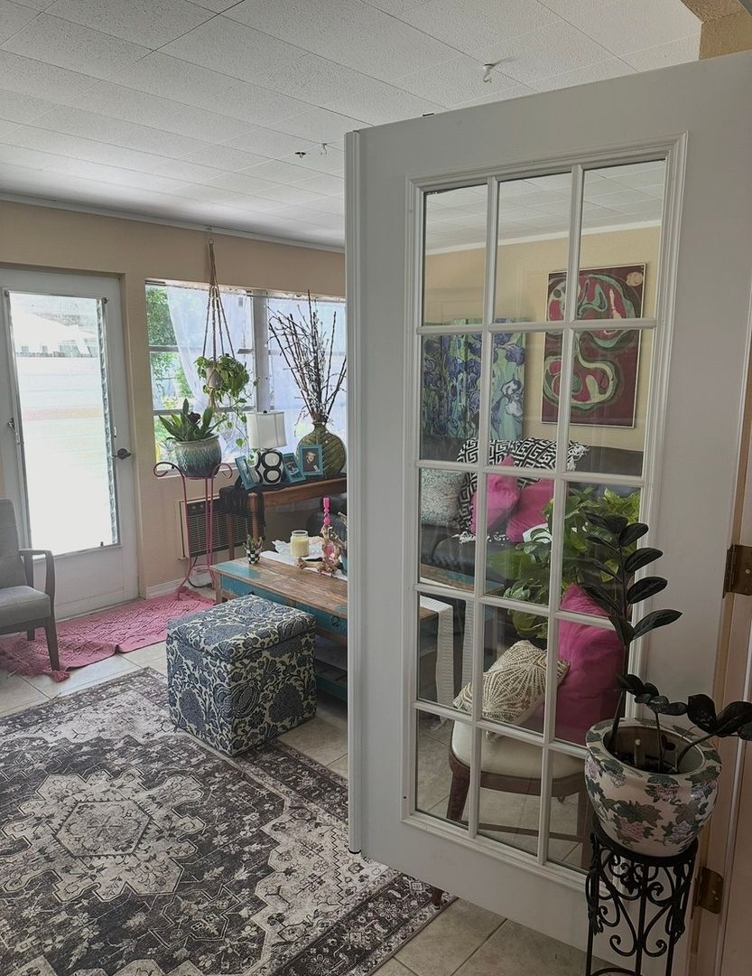 Building Photo - 352 Tihami Rd