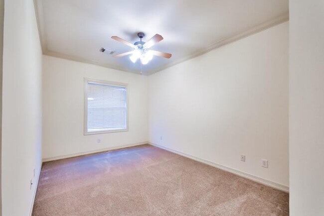 Building Photo - 845 Rosine St