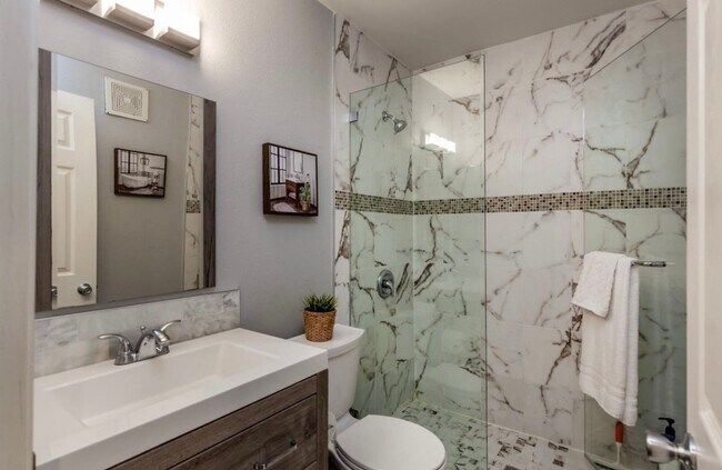 Building Photo - 3BD/2BA – Updated Condo in Coveted Downtown Saratoga, Steps from Wildwood Park