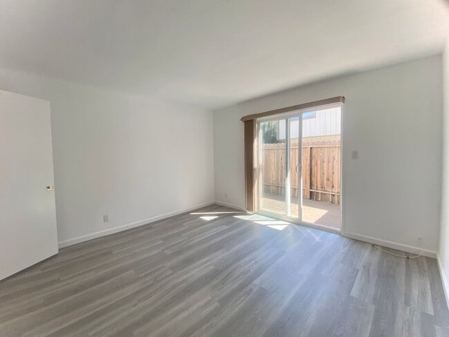 Building Photo - Spacious 1-bedroom home in Fremont! - Grim...