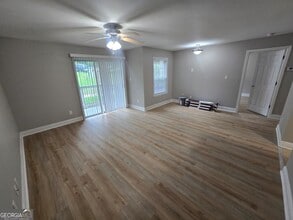 Building Photo - 2205 Santa Fe Pkwy