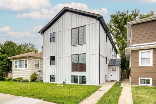 Building Photo - 1434 Circle Ave