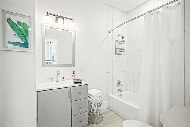 Building Photo - 1912 37th St