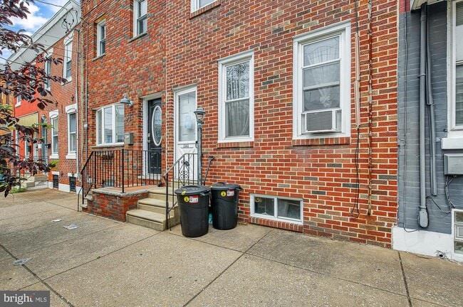 Building Photo - 2343 E Huntingdon St
