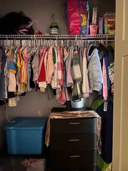 Building Photo - 4803 NE Oak Ln