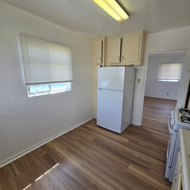 Building Photo - 335 Monroe St NE