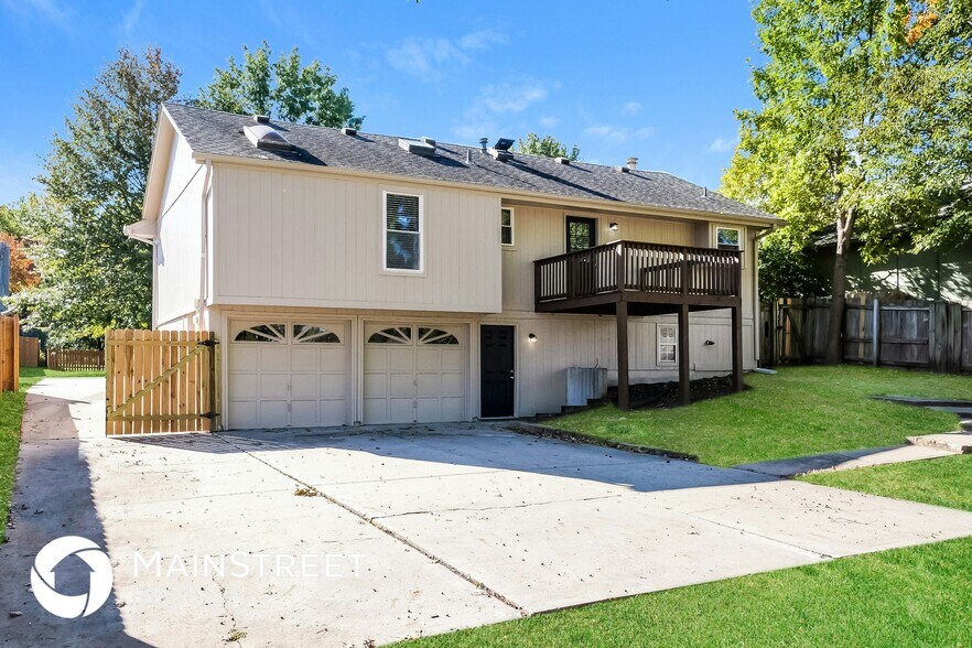 Building Photo - 19204 E 31st Terrace Dr S