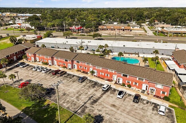 Building Photo - 2250 S Palmetto Ave