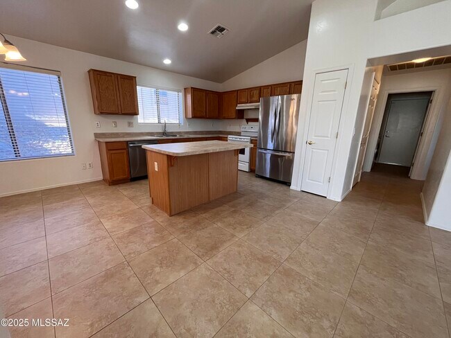 Building Photo - 13268 E Mesquite Flat Spring Dr