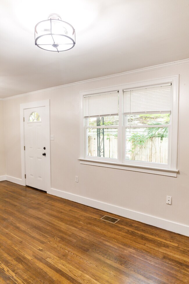Building Photo - 1558 Orange Grove Rd