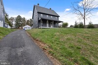 Building Photo - 685 Concord Rd