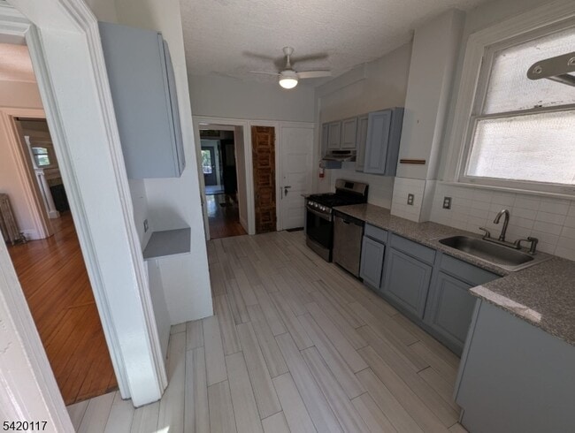 Building Photo - 124 2nd Ave