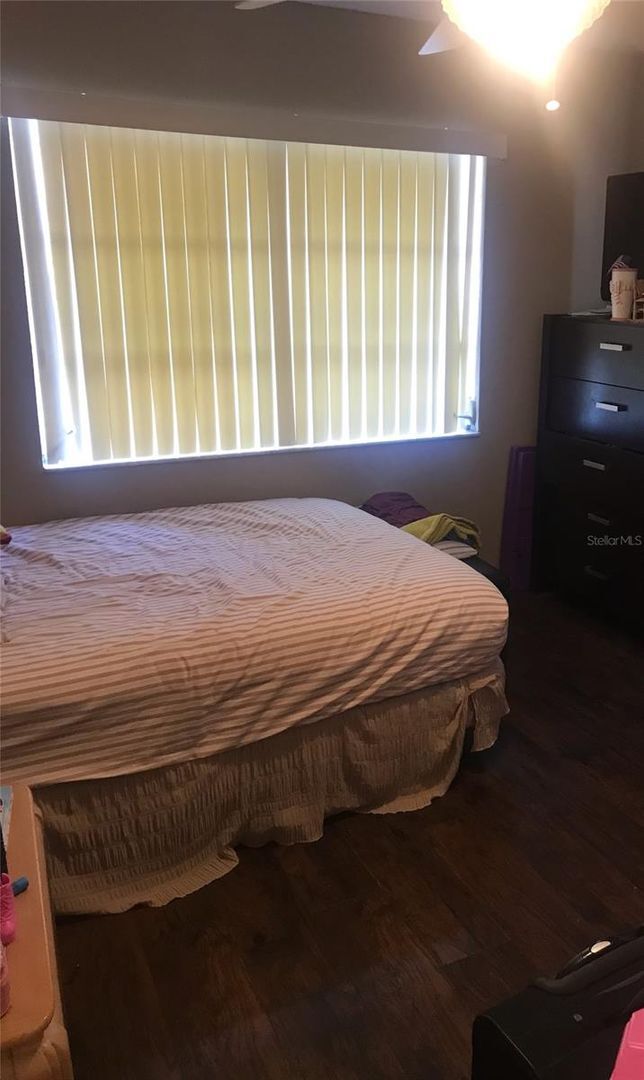 Building Photo - Cozy 4 bedroom end unit | Pet friendly!! | Central Sarasota near downtown and beaches