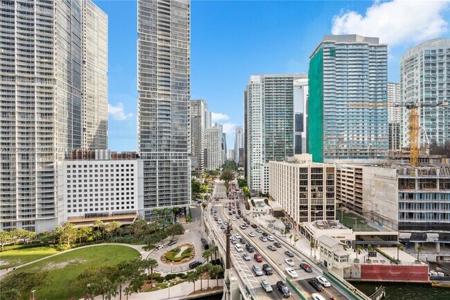 Building Photo - 200 Biscayne Blvd Way