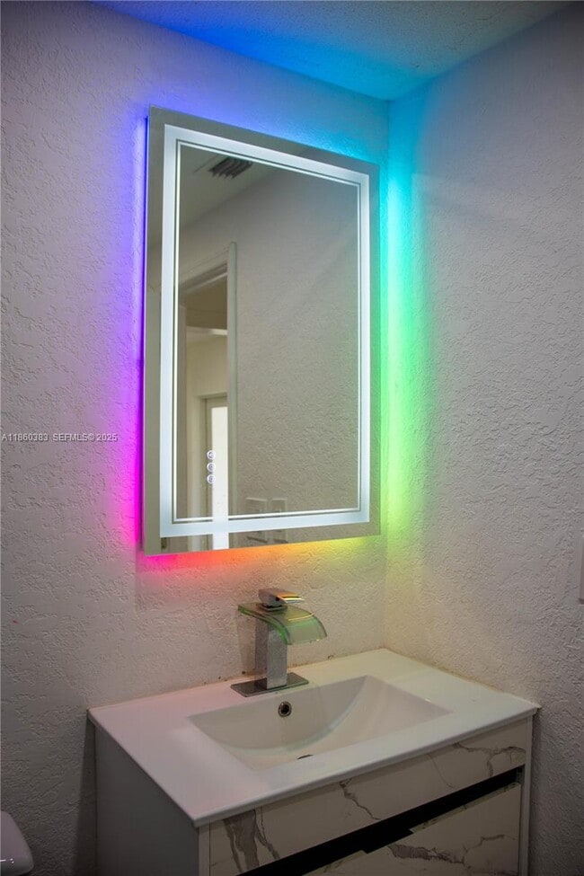 Building Photo - 295 NE 150th St