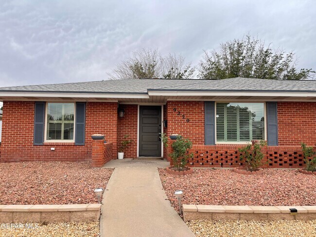 Building Photo - 9220 Lait Dr