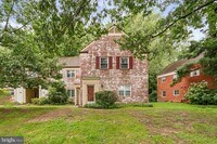 Building Photo - 1134 Valley Dr