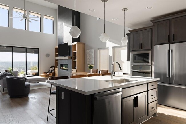 Building Photo - 6517 Empresa Dr