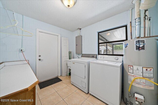 Building Photo - 2965 Barna Ave