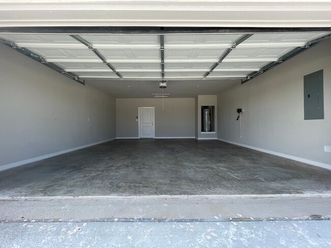 Building Photo - Brand 3 BR / 2 BA Home in Corsicana!