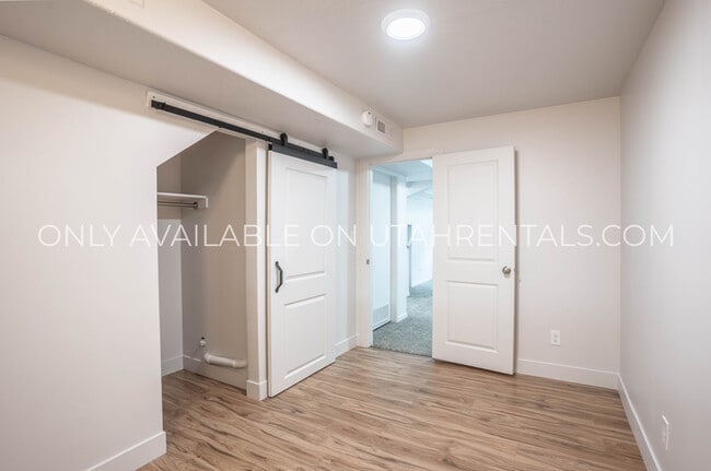 Building Photo - 338 Cedarwood Dr