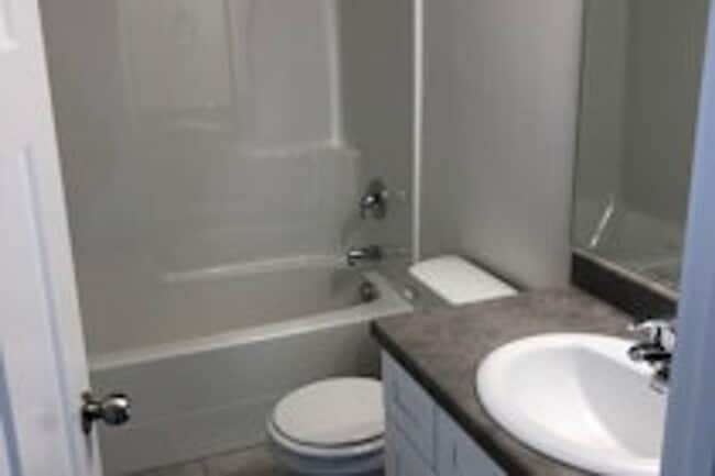 Building Photo - 594 N 260 W