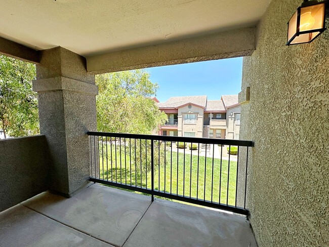 Building Photo - 2 BEDROOM 2 BATH UPSTAIRS CONDO IN GATED S...