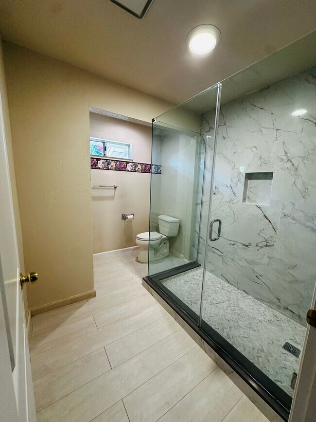 Building Photo - Executive Living