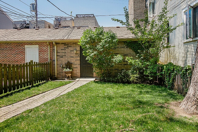 Building Photo - 3836 N Janssen Ave