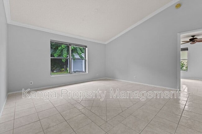 Building Photo - 4105 Shelley Rd S