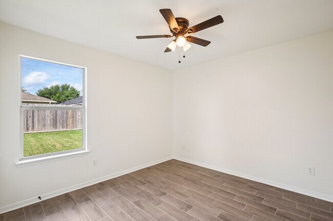 Building Photo - 11926 Panay Dr