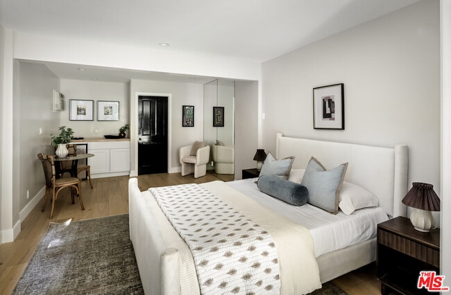 Building Photo - 1143 Sierra Alta Way