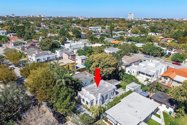 Building Photo - 2231 SW 17th St