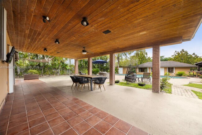 Building Photo - 20450 SW 198th Ave