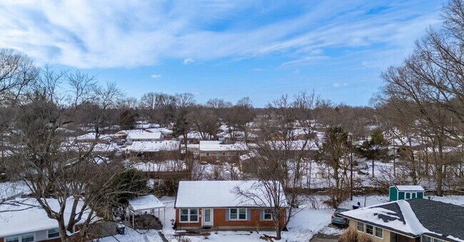 Building Photo - Charming 3-Bedroom Ranch in Prime Location!
