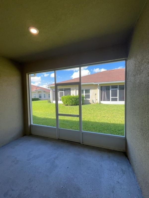 Building Photo - 1058 Quaker Rdg Ln