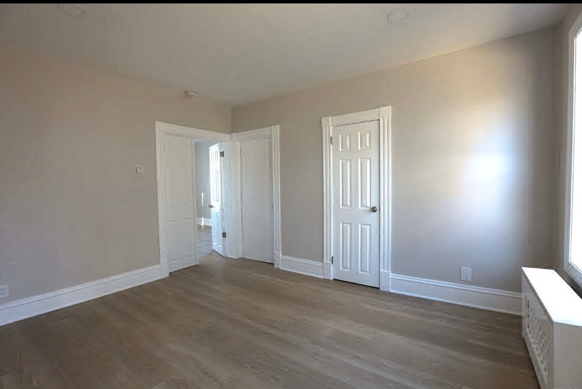 Building Photo - 31 Florence St