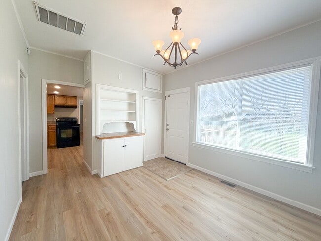 Building Photo - 2 BED, 1 BATH HOUSE