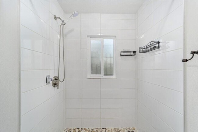 Building Photo - 1536 SE 12th St